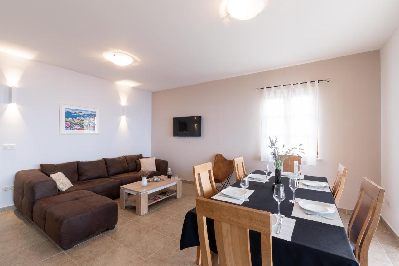 Seafront Villa Endless View Blato  Exterior photo